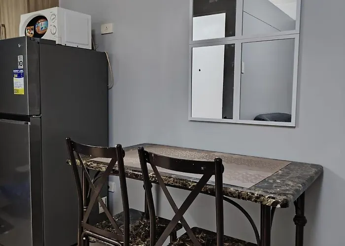 Apartment Ideal Suites Moa - 2 Bedroom At Shore Residences - Good For 6 Guests Manila