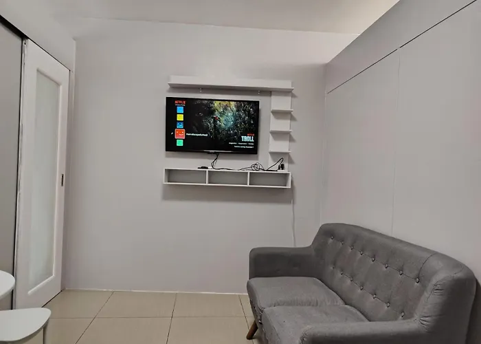 Apartment Ideal Suites Moa - 2 Bedroom At Shore Residences - Good For 6 Guests Manila